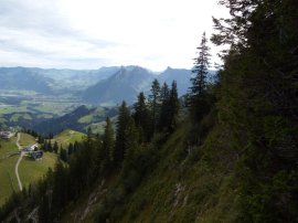 Panorama verso valle dalla ferrata del Pilier (11960 bytes)